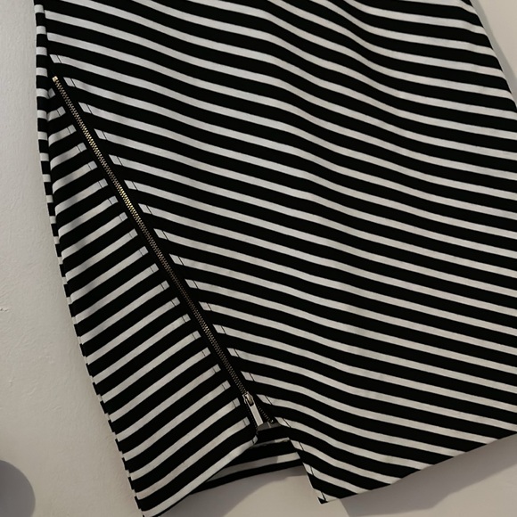 Dynamite Stripe Dress - Picture 2 of 11